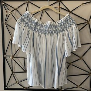 1 State sz large exposed shoulder blue & white blouse with stretch smocking